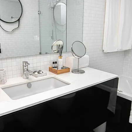 Douro Destilaria By Porto Hosts *