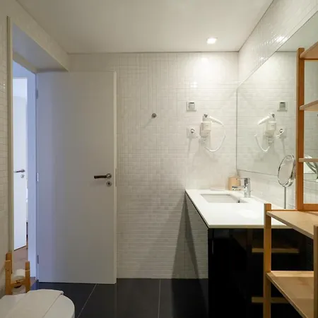 Douro Destilaria By Porto Hosts