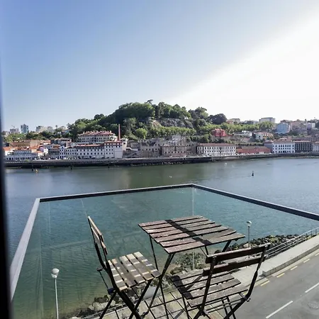 Douro Destilaria By Porto Hosts