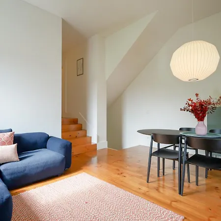 Douro Destilaria By Porto Hosts