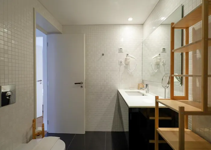 Douro Destilaria By Porto Hosts